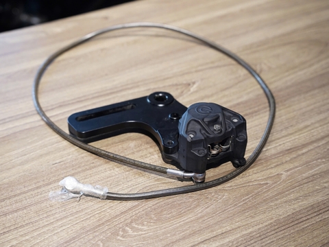 Bộ pát heo sau + heo Brembo + dây dầu Triumph Scrambler 400X - 258