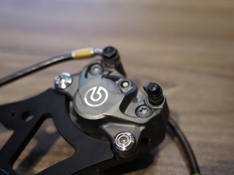 Heo brembo 2 bis đối xứng kèm pat Triumph Speedtwin 900 - 291