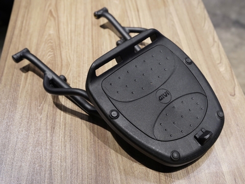 Bộ baga đế thùng Givi cho Triumph Speed 400 - 179 KG