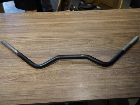 Ghi đông thấp thân 22mm - tay 22mm đen mờ - 365