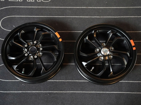 Cặp mâm zin Vespa GTS 300 - 356