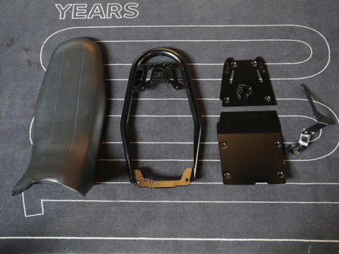 Bộ khung sườn sau + yên KRT cho BMW RNineT màu đen - 357