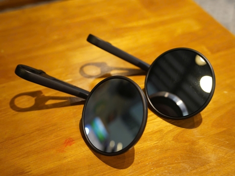 Kính gù TRIUMPH chính hãng - Tình trạng 90%