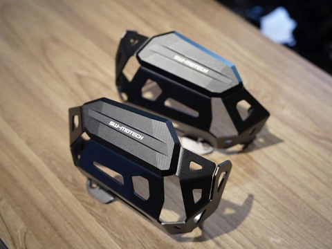 Bảo vệ 2 bên lóc máy SW Motech cho BMW RNinet ga điện 2022-2024 - 392