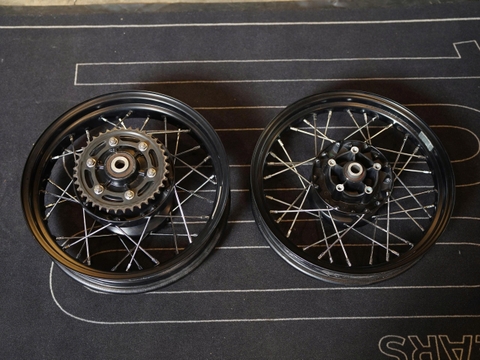 Cặp bánh zin Triumph Bobber (16-16) - 451