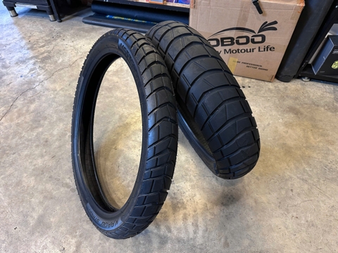 Cặp vỏ Metzeler Karoo Street tháo xe Triumph Scrambler 1200X - 501 KG