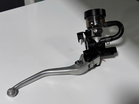 Tay thắng zin tháo xe Triumph Speed Twin 900 - 507 KG