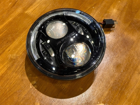Đèn pha Jw Speaker 8700 - 528
