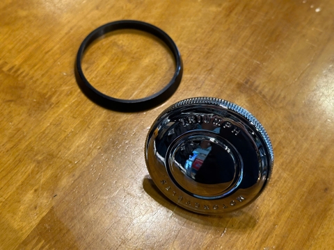 Nắp bình xăng zin Triumph T100/T120/Street Twin - 531 KG