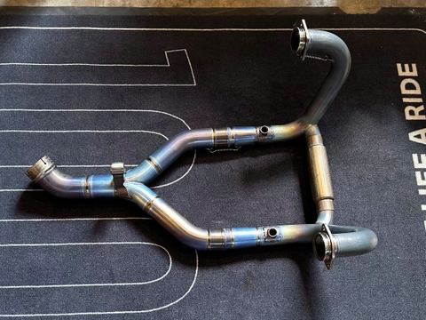 Cổ pô Akrapovic cho BMW R Ninet - 546 KG