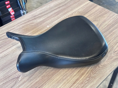 Yên trước zin cho BMW Rninet - 518KG