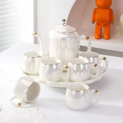 Bộ tách trà phong cách Anh sứ xương viền vàng Ruby