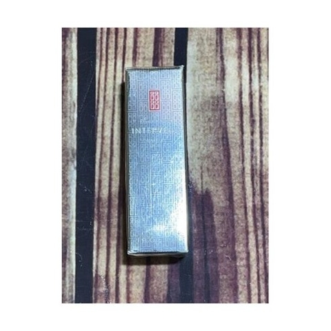 Kem nền Elizabeth Arden
