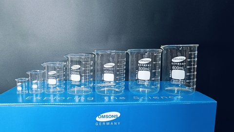 Cốc thủy tinh 25ml, có mỏ, chia vạch, Hãng OMSONS GERMANY