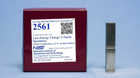 SRM 2561 – Mẫu Chuẩn Tham Chiếu Charpy Năng Lượng Thấp