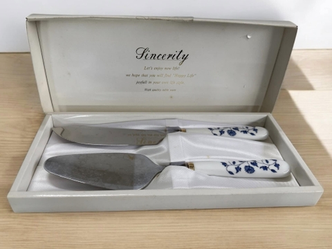 Set cắt bánh cán sứ vẽ hoa lam