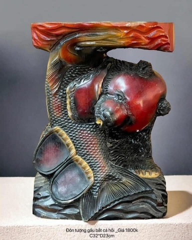 Đôn tượng gấu bắt cá hồi