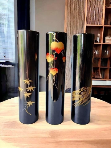 Bình Sơn mài có lõi đồng