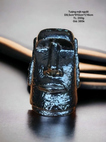 Tượng mặt người