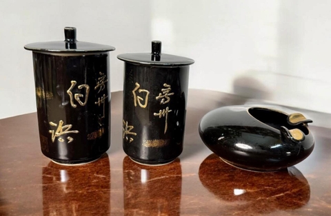 Bộ 3 món sứ đen họa tiết thư pháp vẽ vàng