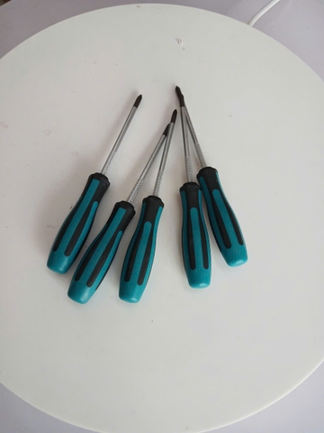 Tô vít 4 cạnh VESSEL No.910+0x75