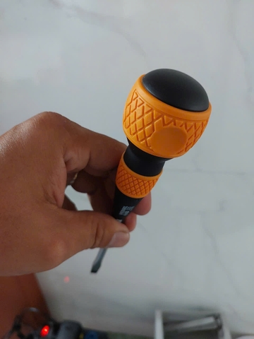 Tô vít 2 cạnh cán tròn Vessel No.220-6x100