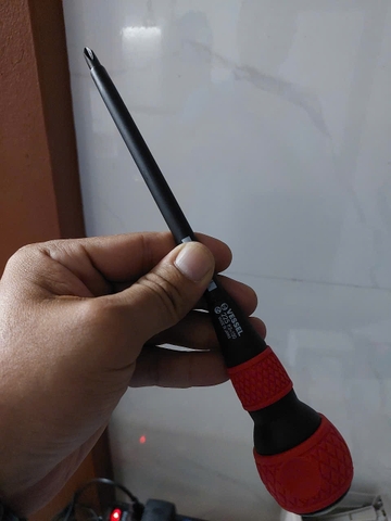 Tô vít cách điện cán tròn Vessel No.225+2x150