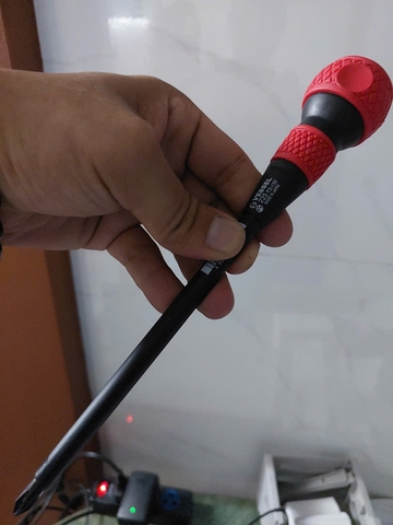 Tô vít cách điện cán tròn Vessel No.225+2x150