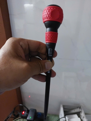 Tô vít cách điện cán tròn Vessel No.225+2x150