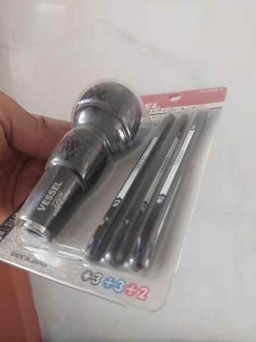 Bộ tô vít cán tròn 3 mũi vít đổi đầu VESSEL 220W-3