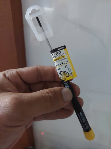 Tô vít dẹp 2 cạnh siêu nhỏ Vessel No.9900-2.5x75 (Japan)