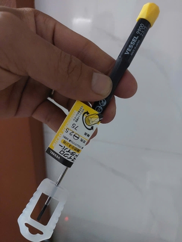 Tô vít dẹp 2 cạnh siêu nhỏ Vessel No.9900-2.5x75 (Japan)