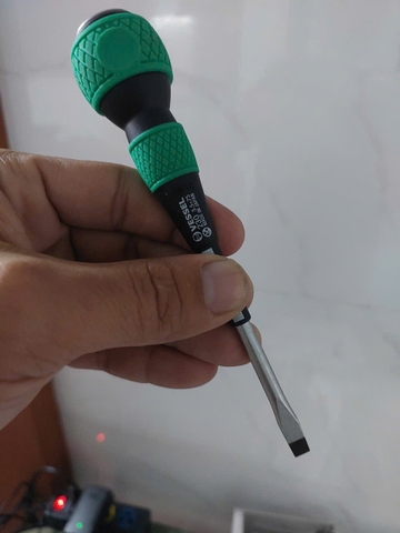 Tô vít đóng 2 cạnh cán tròn VESSEL 230-5.5x75