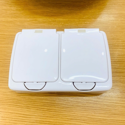 Hộp đựng vật dụng Yamada nắp bật 2 ngăn