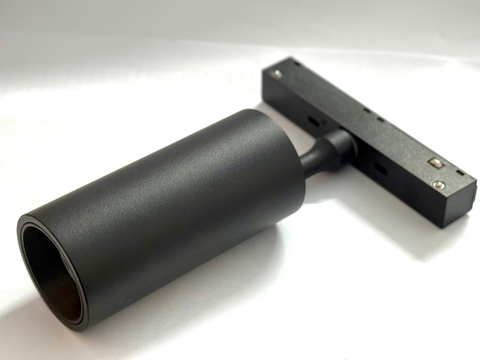 MAGNETIC LIGHT