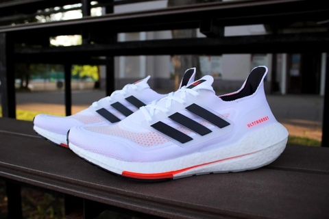 GIÀY CHẠY BỘ ULTRABOOST 21 TOKYO - S23863 Form fit nên tăng sizee