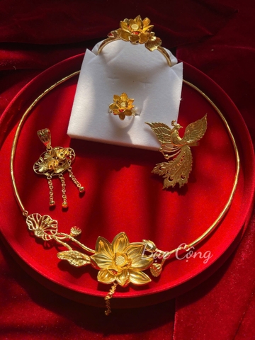 Kiềng cổ hoa sen Tứ Quý