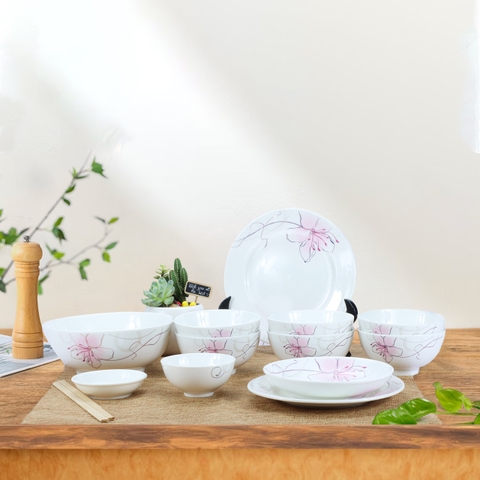 Bộ bàn ăn hoa văn