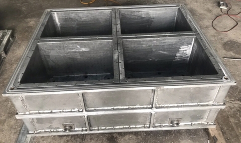 Khuôn thùng mút xốp