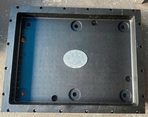 Khuôn nắp thùng mút xốp phủ sơn chống dính