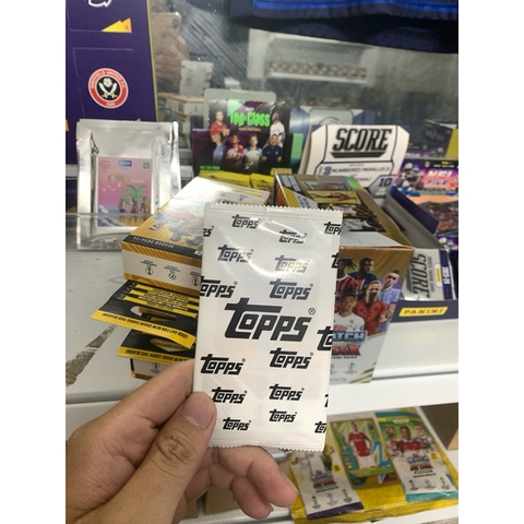 Gói thẻ bóng đá Limited Edition Topps Match Attax 2024/25 Pack