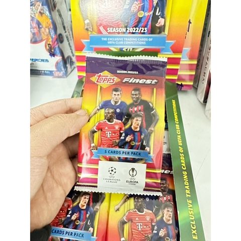 Gói thẻ bóng đá Topps Finest Flashbacks 2022/23