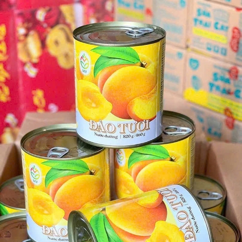Đào Tươi Ngâm Nước Đường Hạ Long MV Lon 820g - Ăn Vặt Api Food