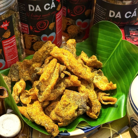 Da Cá Lắc Trứng Muối Cay Vàng Ống Giòn Tan 250gr