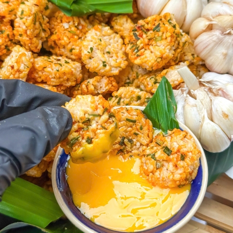 Snack Cơm Viên Lắc Mắm Hành Mắm Kẹo, Chuẩn Vị Giòn Tan Cực Cuốn 400gr