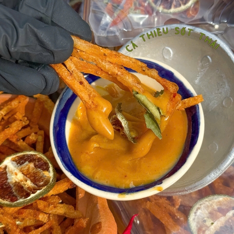 Khô Cá Thiều Que Sốt Thái Chua Cay 250gr – Đậm Vị Thái, Dai Thơm Hết Sảy, Ăn Là Ghiền!