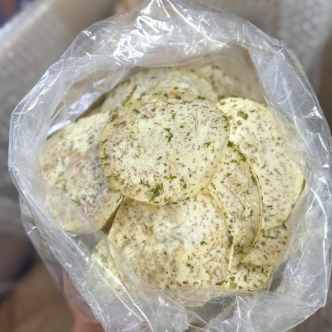 Khoai Môn Lát Sấy Mắm Hành (Túi 1KG ) – Giòn Rụm, Mặn Mà, Thơm Phức