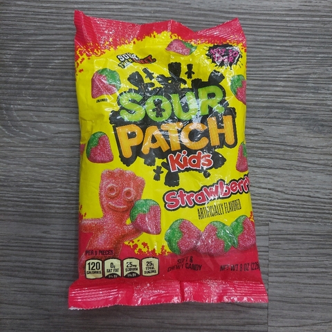 Kẹo dẻo chua ngọt Sour Patch Kids Strawberry 226g (Mỹ)