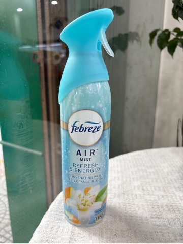 Chai xịt phòng Febreze Air Mist – Refresh & Energize Mỹ 210g