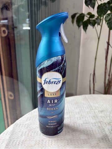 Chai xịt thơm phòng Febreze Luxe Air Mist Ocean Mỹ 210g